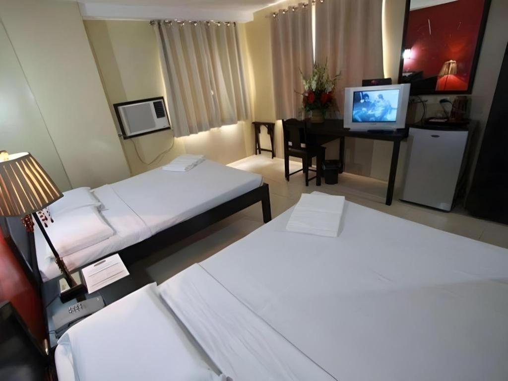 Sampaguita Suites Plaza Garcia Cebu Esterno foto